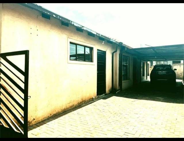 4 BEDROOM HOUSE FOR SALE IN CLAYVILLE INDUSTRIA